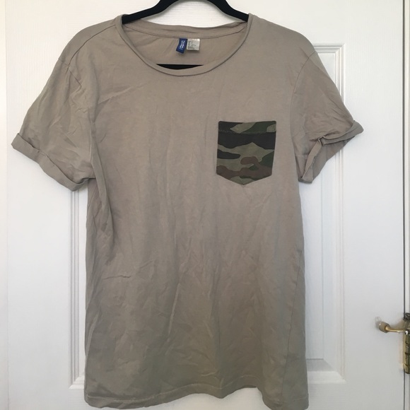 H&M Other - Camo Pocket T-Shirt